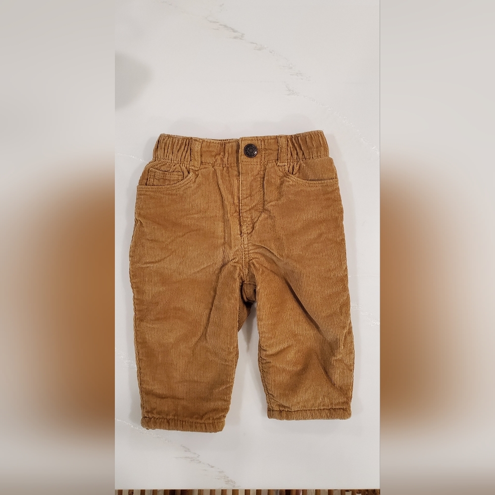 Old Navy Baby Girl/Boy Tan Courdroy Shorts 3-6 Months